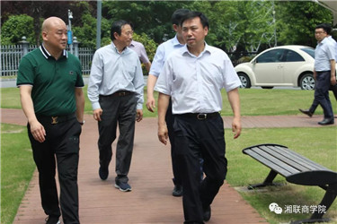 热烈欢迎南京市栖霞区委邢正军书记一行莅临指导